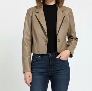 Bagatelle Collection women's cropped blazer, Tan color in faux leather, size M